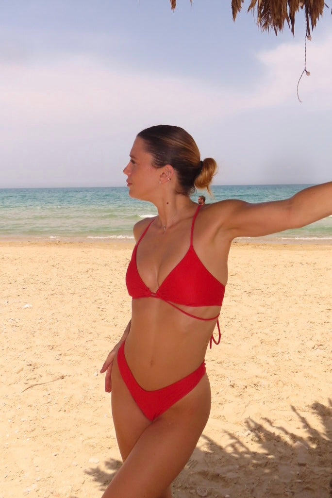 חזיית מיקה | Mikaela